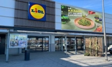 Digital Out Of Home - Supermarket On Store